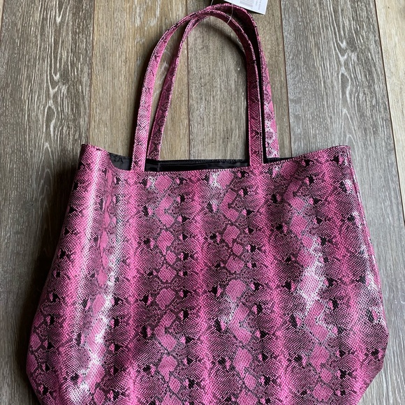 Pink snakeskin print tote - Picture 2 of 2